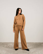 Load image into Gallery viewer, Cashmere Mix Crewneck Sweater