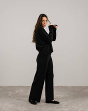 Load image into Gallery viewer, Cashmere Mix Crewneck Sweater
