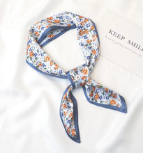 Load image into Gallery viewer, Flower Field Slim Scarf-Poppy Street