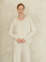 Load image into Gallery viewer, Cashmere Mix V-Neck Knit Sweater