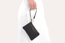 Load image into Gallery viewer, Pebble Leather Wristlet - Poppy Street