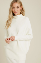 Load image into Gallery viewer, Funnel Dolman Pullover
